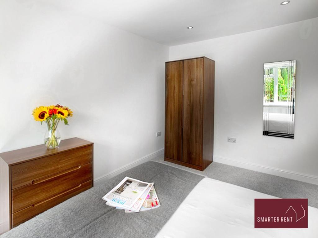 Sunninghill Village - 2 Bed - Parking And Garden Ascot  Exterior foto