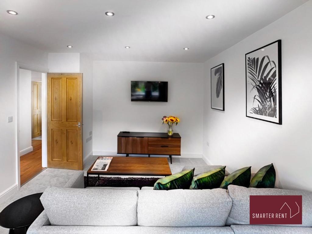 Sunninghill Village - 2 Bed - Parking And Garden Ascot  Exterior foto