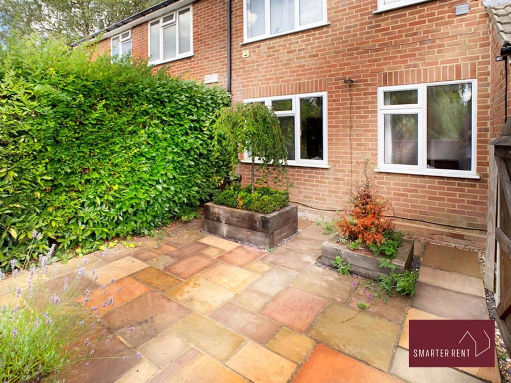 Sunninghill Village - 2 Bed - Parking And Garden Ascot  Exterior foto